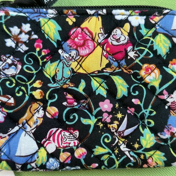 VERA BRADLEY DISNEY CLIP & ZIP MINI POUCH WRISTLET :NWT DISNEY CLASSICS SWIRL - Picture 4 of 12